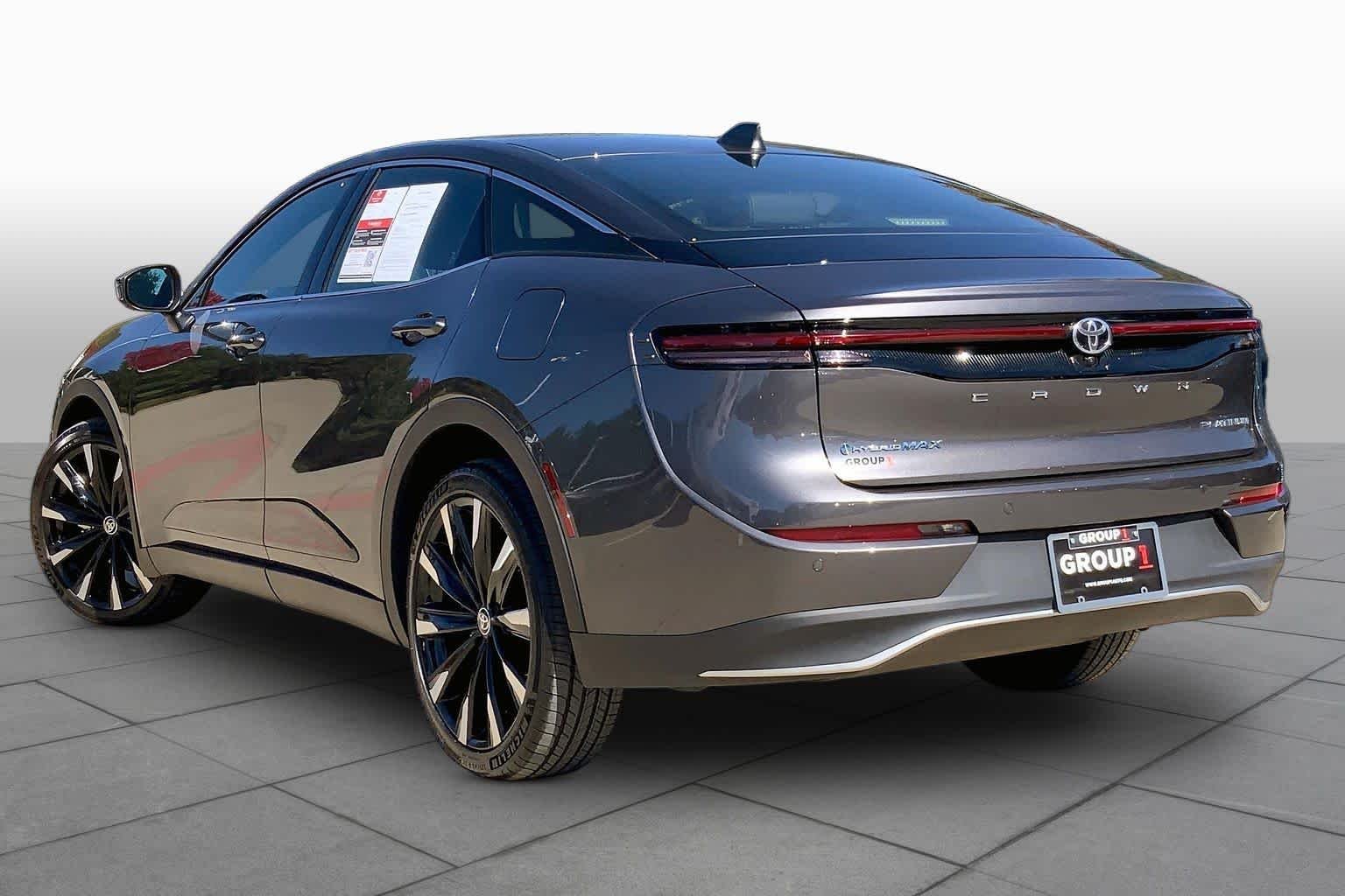 Used 2024 Magnetic Gray Metallic Toyota PLATINUM image 12