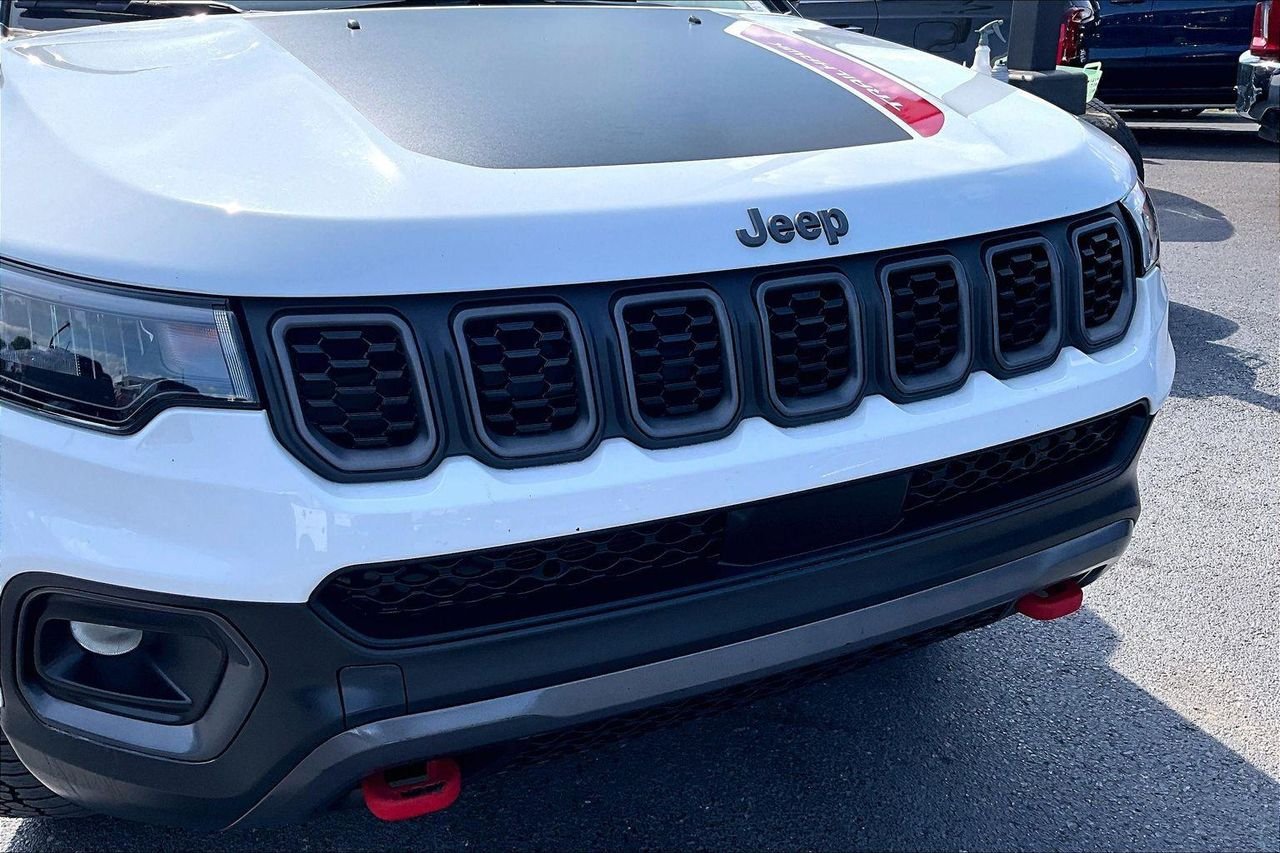 Used 2025 Bright White Clearcoat Jeep Trailhawk 4x4 image 26