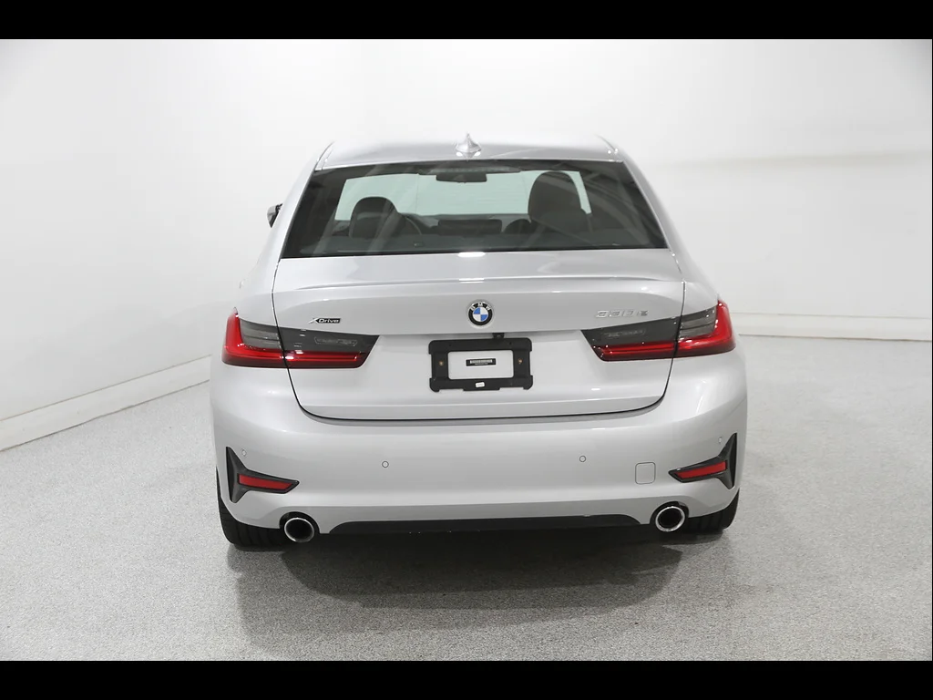 Used 2021 Glacier Silver Metallic BMW 330e xDrive image 23