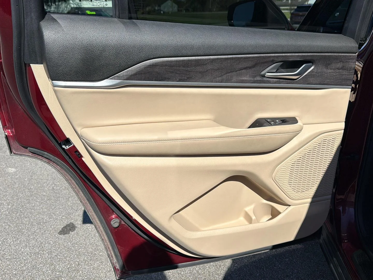 Used 2023 Velvet Red Pearlcoat Jeep Limited image 23