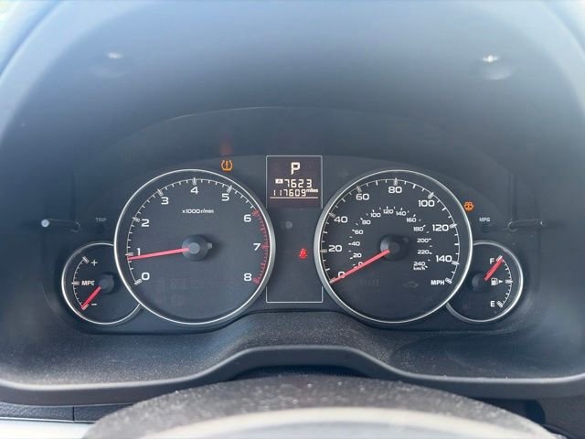 Used 2013 Silver Subaru 2.5i Premium image 36