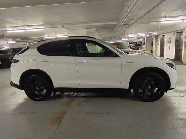 New 2026 Milano White Exterior Paint Alfa Romeo Veloce image 8