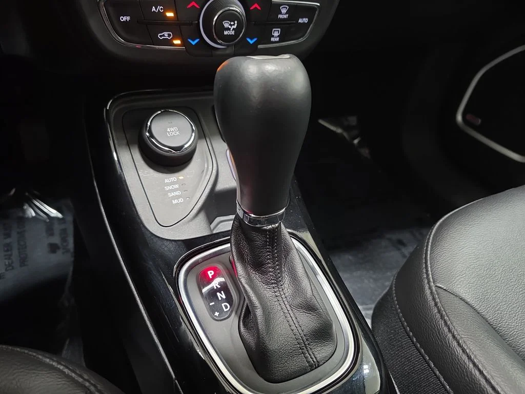 Used 2019 White Clearcoat Jeep Latitude image 23