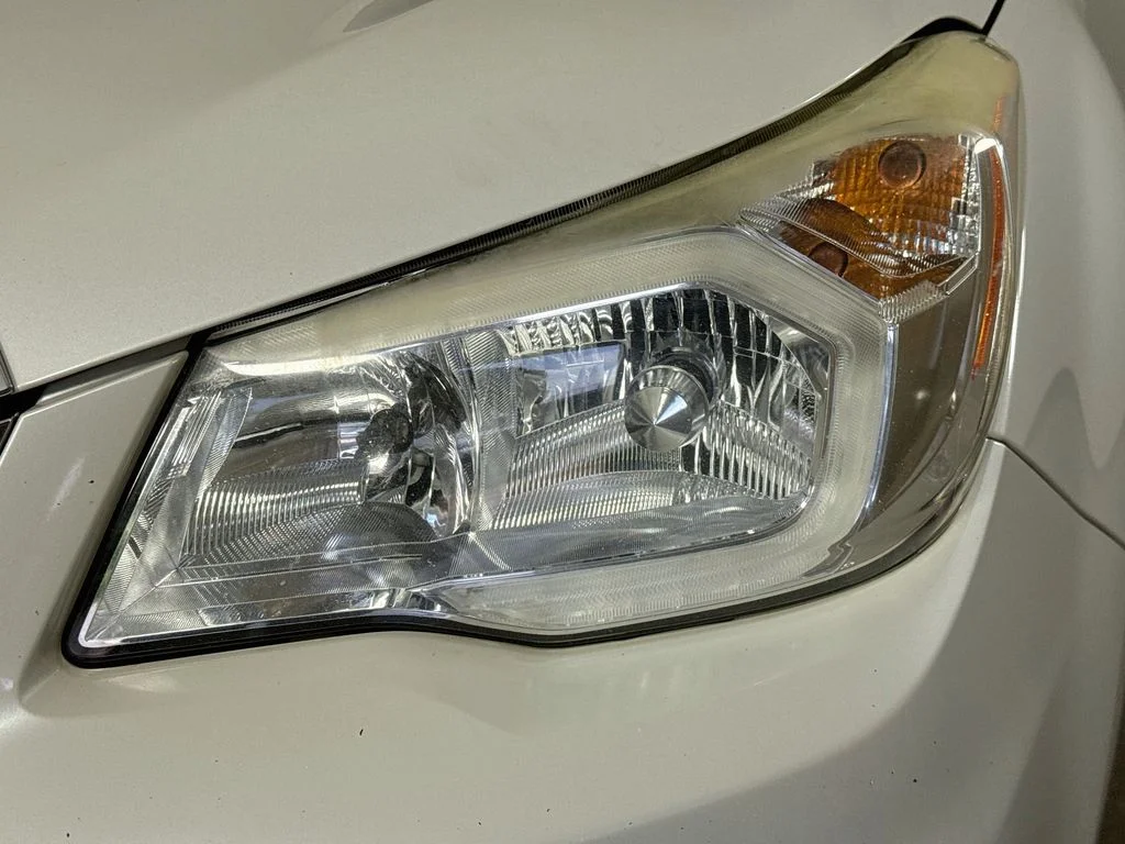 Used 2015 White Subaru 2.5i Touring image 38