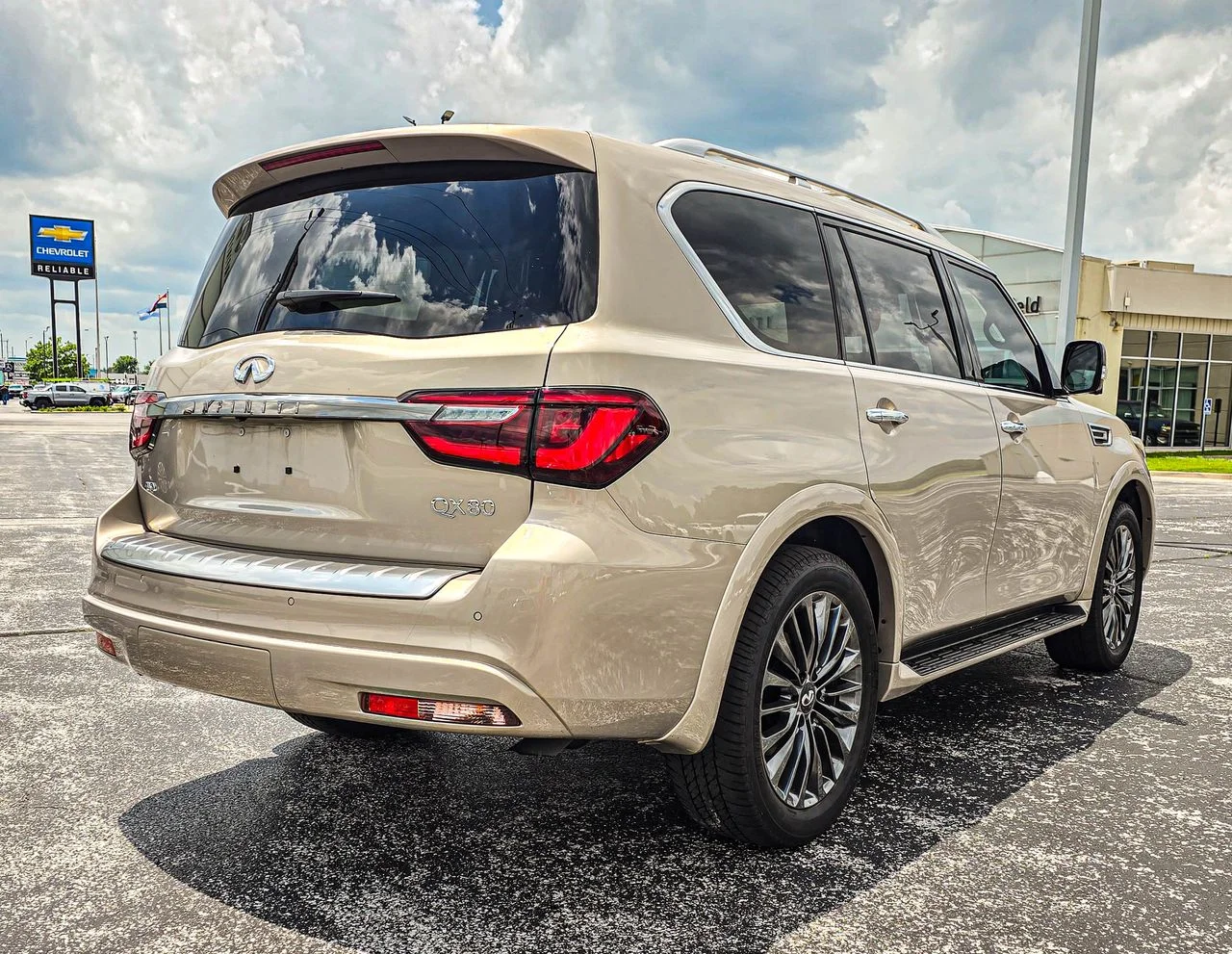 Certified Used 2024 Champagne Quartz INFINITI Sensory image 6