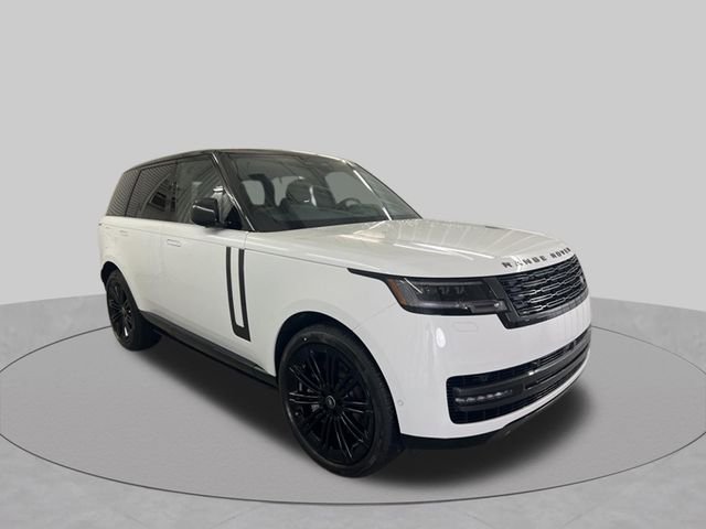 Certified Used 2025 Fuji White Land Rover SE image 3
