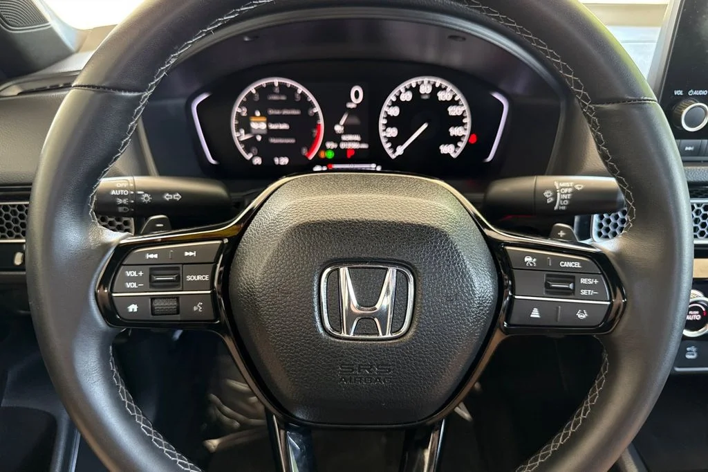Used 2025  Honda Sport image 26