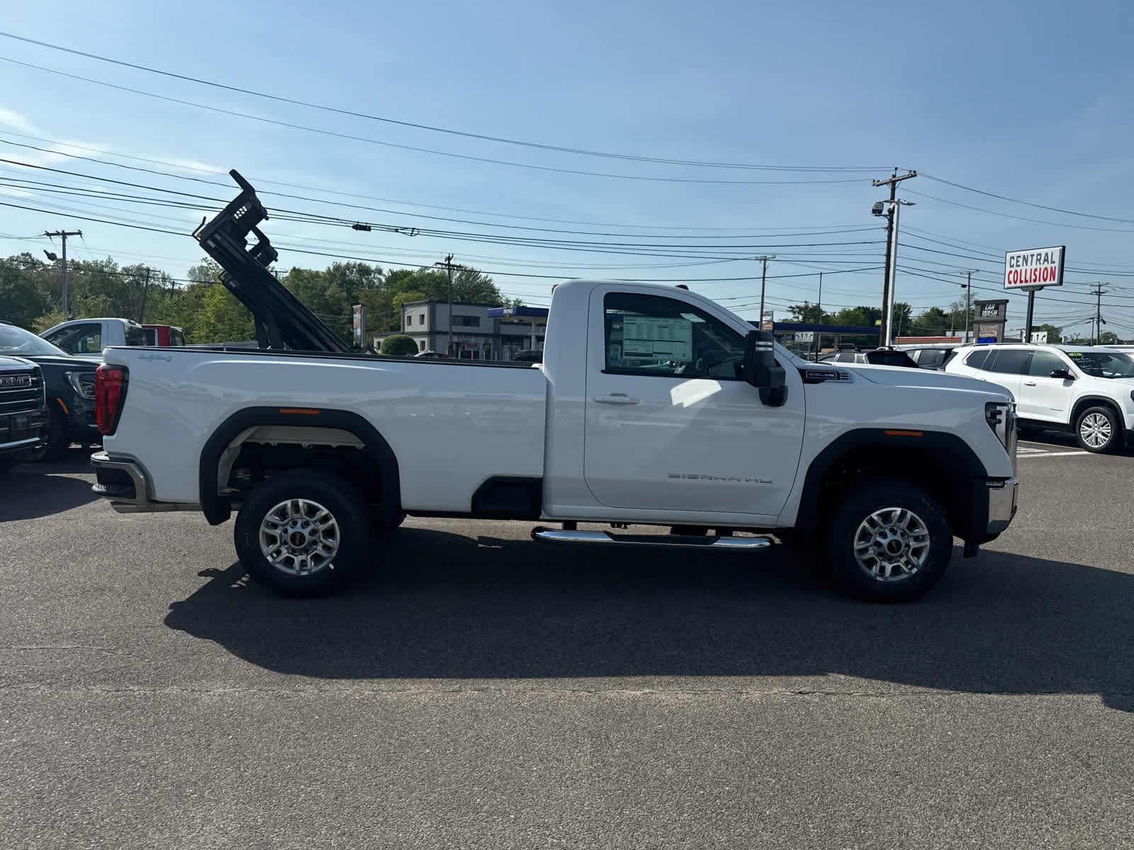View vehicle photo 6