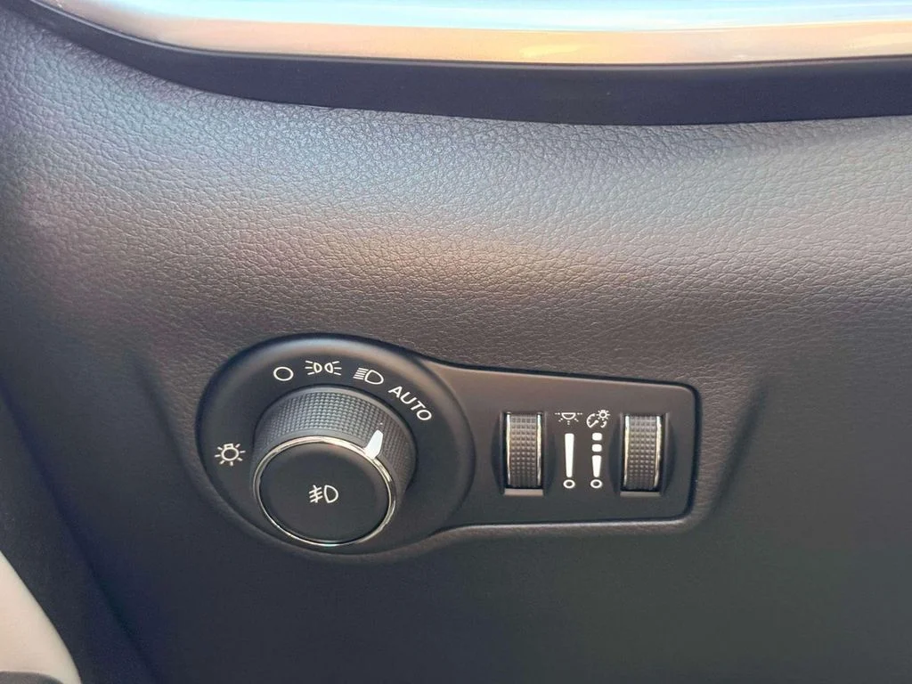 New 2026 Joose (DISC) Jeep Limited image 18