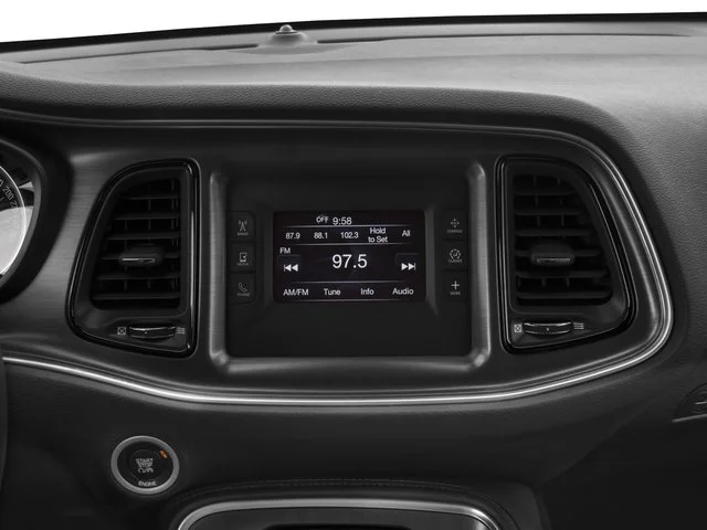 Used 2016 Pitch Black Clearcoat Dodge SXT image 12
