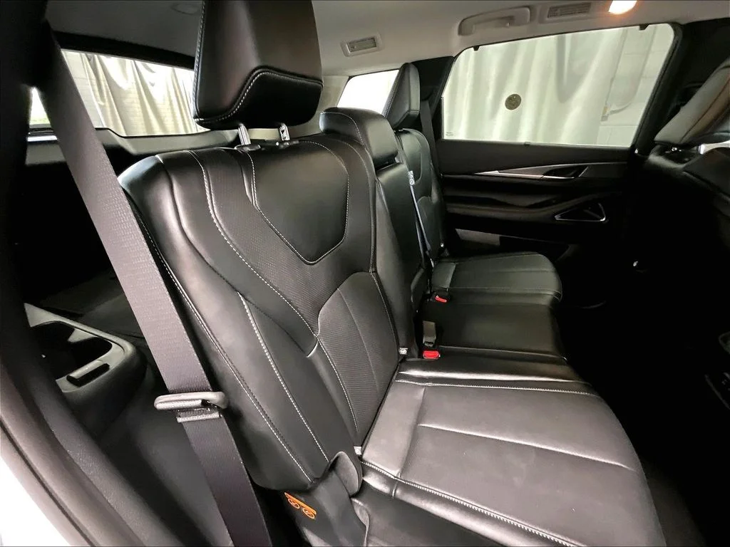 Used 2026 White INFINITI LUXE image 16