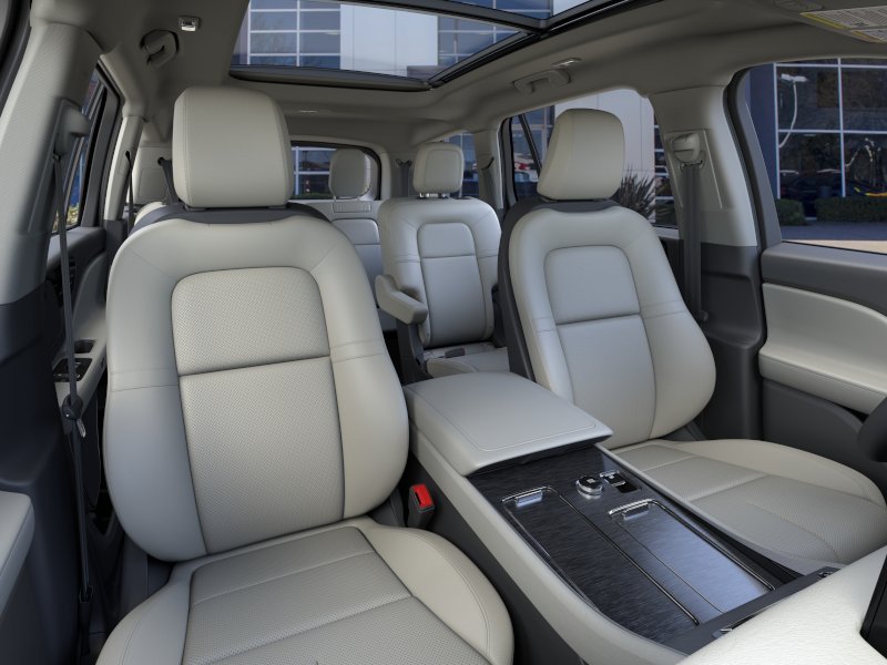 New 2026 Pristine White Metallic Tri-Coat Lincoln Premiere® image 10