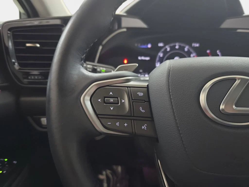 Used 2024 White Lexus 350 Premium image 17