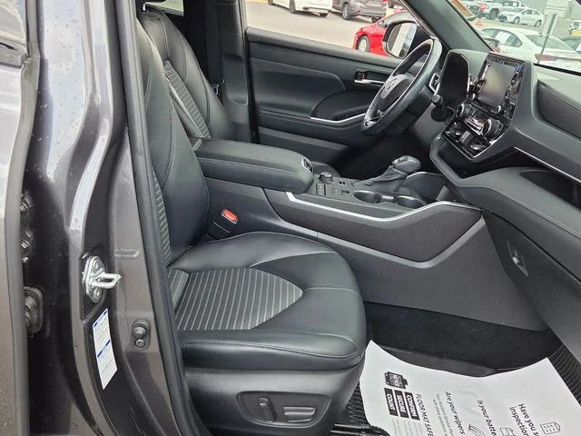 Used 2022 Gray Toyota XSE image 15