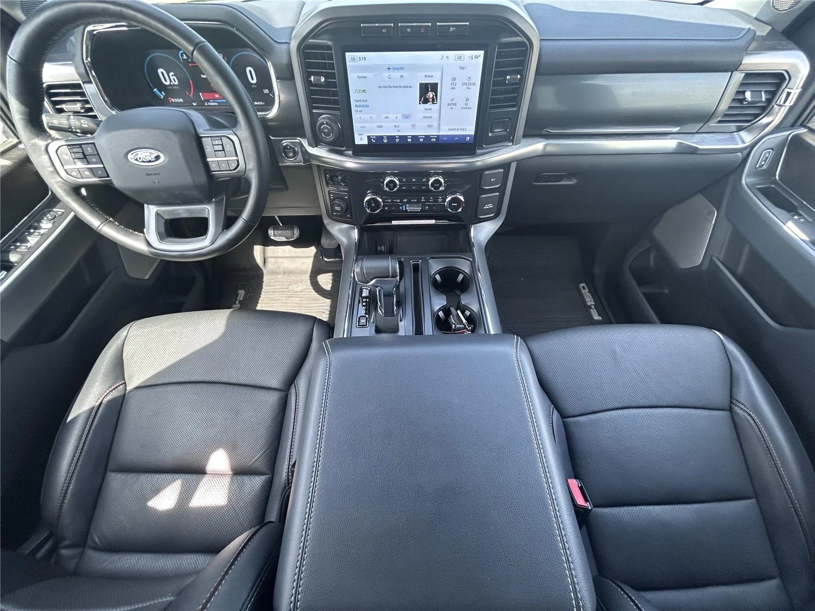 Used 2022 Agate Black/Stone Gray Ford LARIAT image 26
