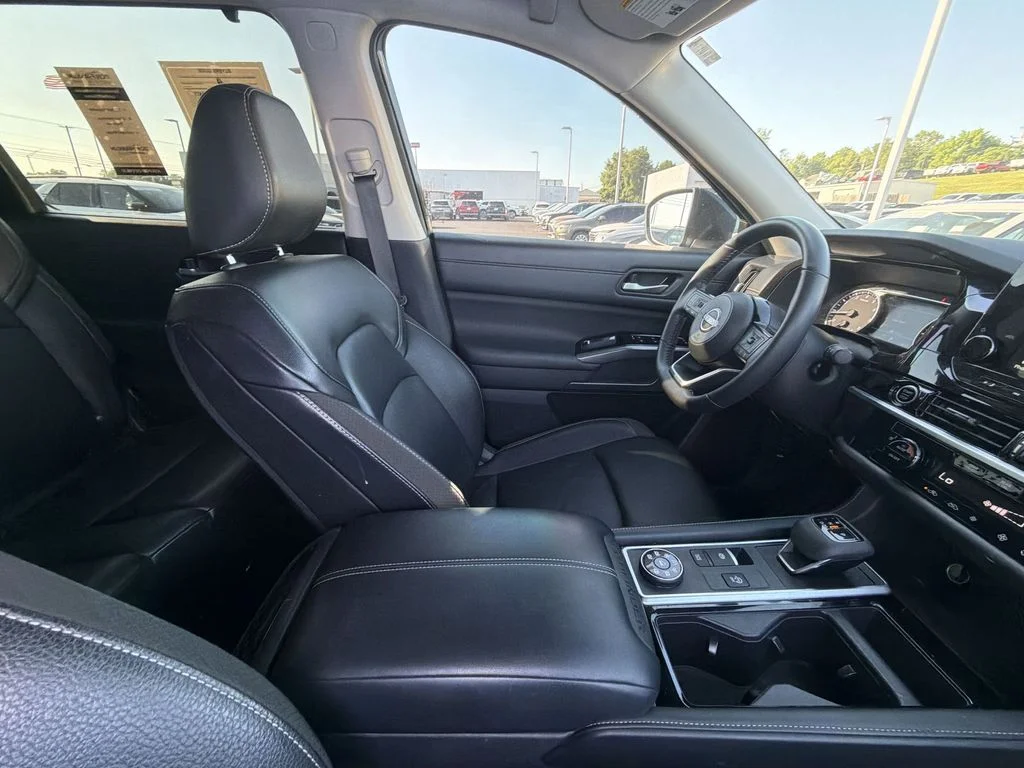 Used 2024 Black Nissan SL image 15