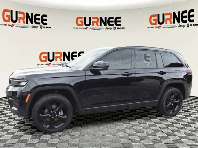 Used 2023 Black Jeep Altitude X image 7