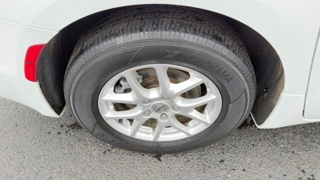 Used 2023 White Chrysler Touring L image 11