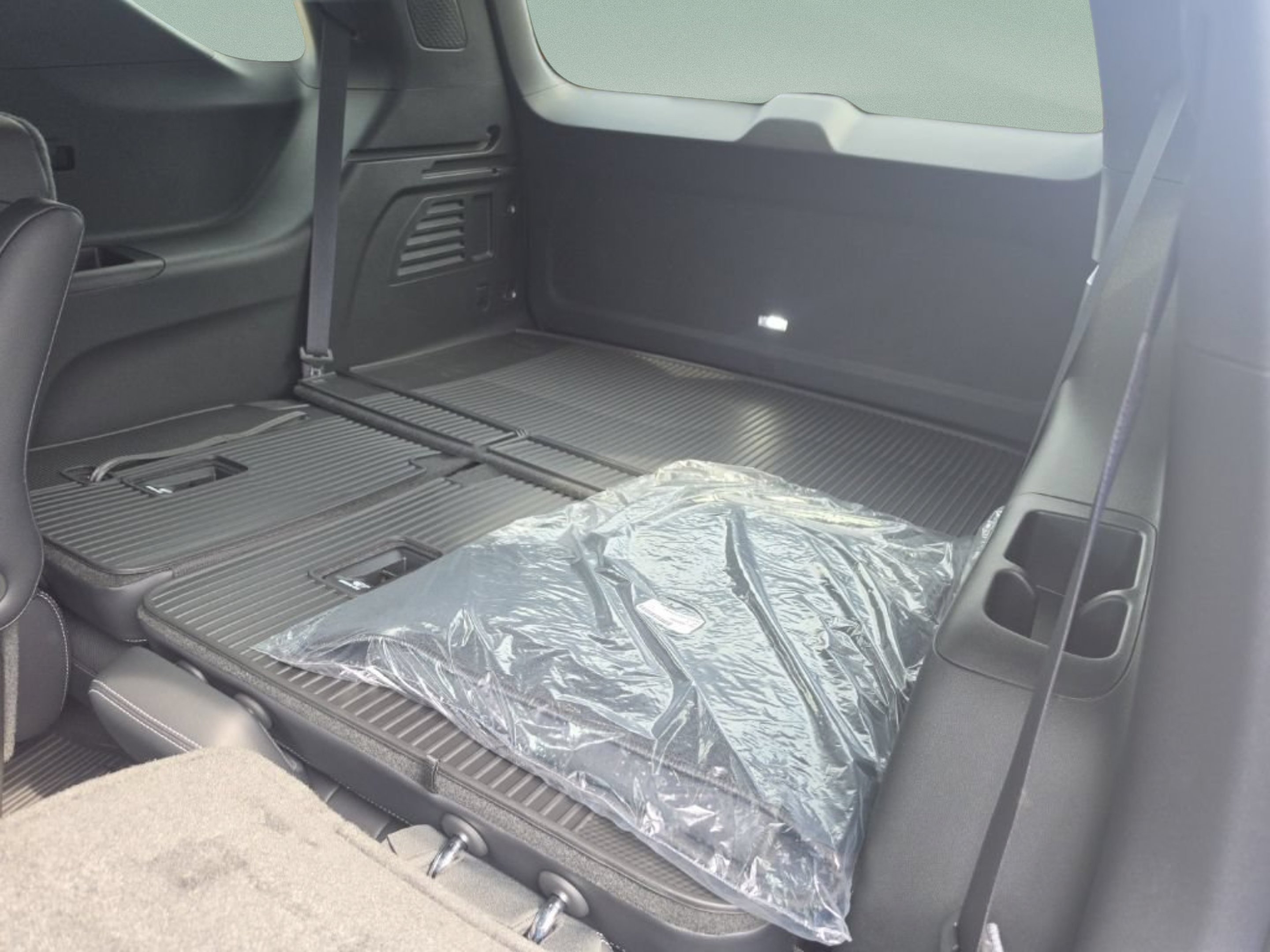 2027 Chevrolet Traverse LT - Photo 24