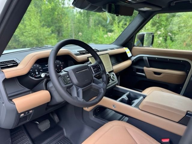 New 2026 Fuji White Land Rover S image 9