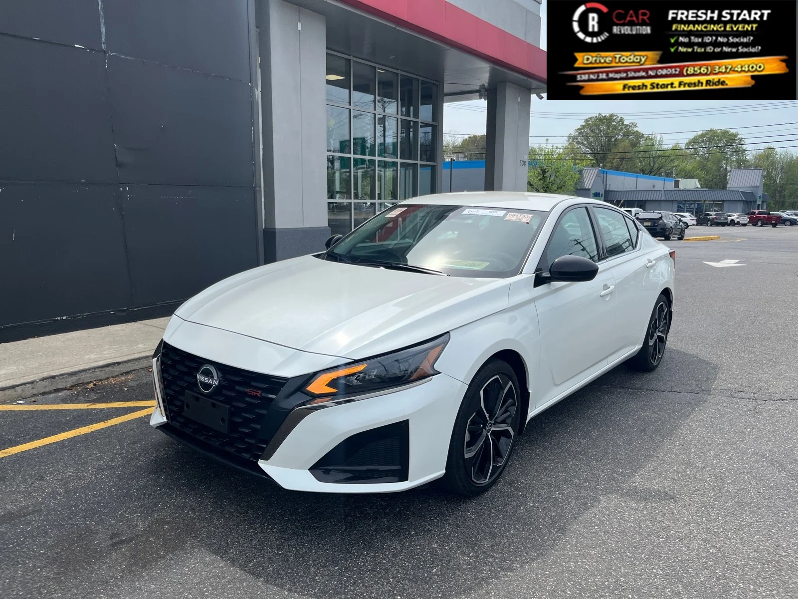 Used 2025 Pearl White Tricoat Nissan SR image 4