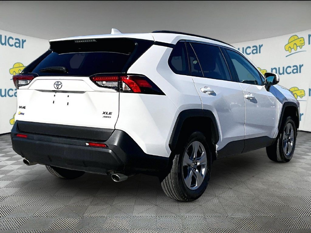 Used 2025 White Toyota XLE image 6