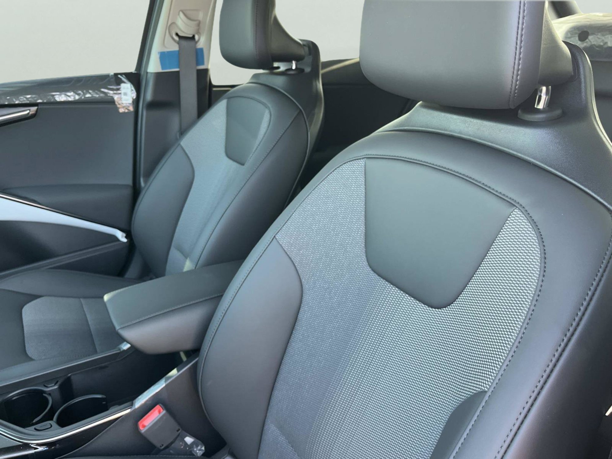 New 2026 Mineral Blue Kia EX image 24