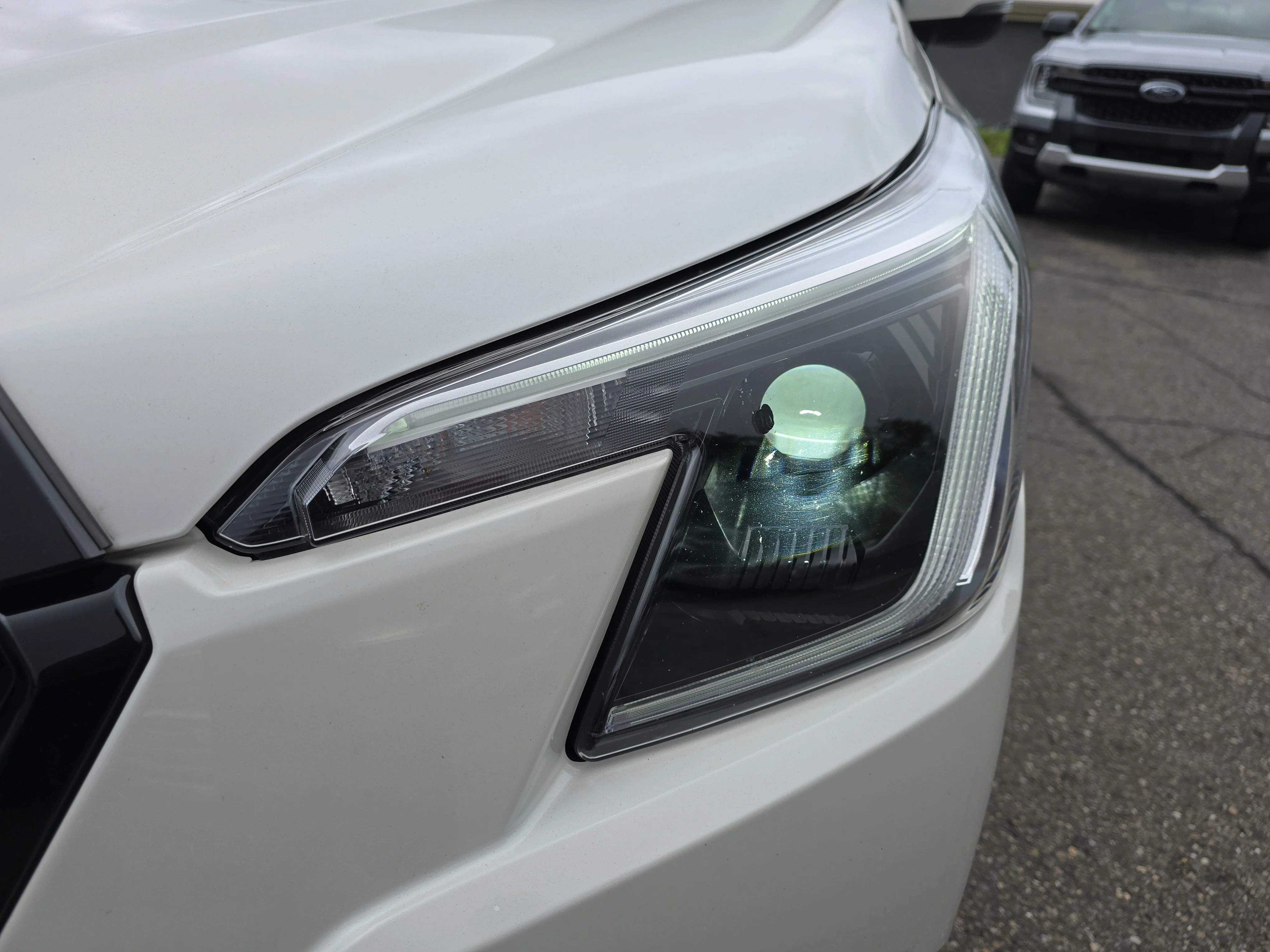 Used 2023 Crystal White Pearl Subaru Limited image 10