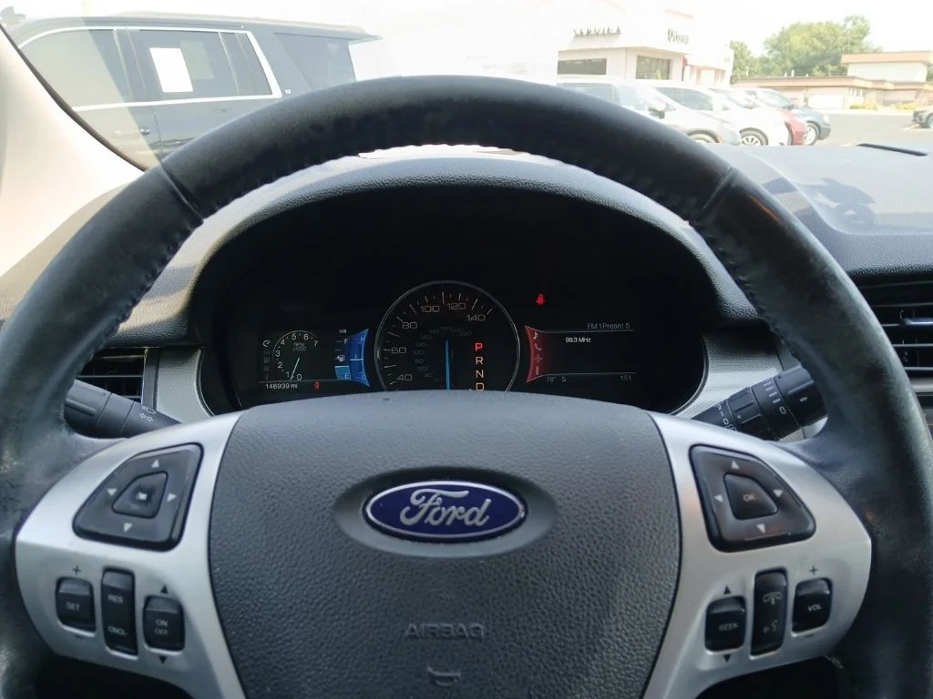 Used 2011 Blue Ford SEL image 8
