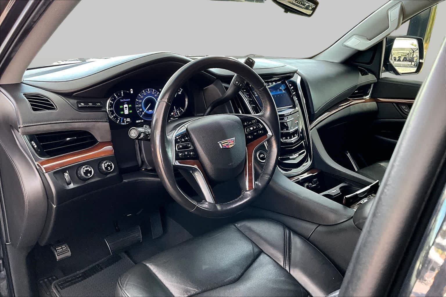 Used 2019 Manhattan Noir Metallic Cadillac Luxury image 18