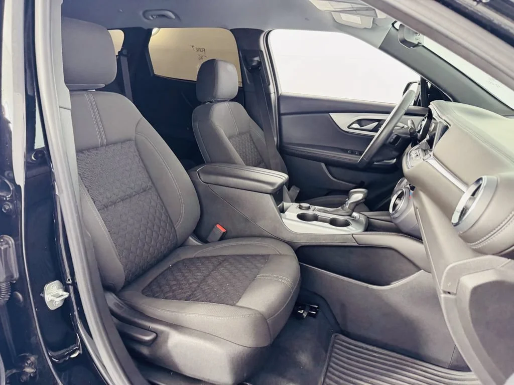 Used 2022 Black Chevrolet 2LT image 28