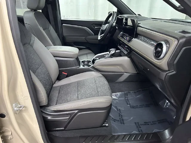 2024 Chevrolet Colorado ZR2 - Photo 12