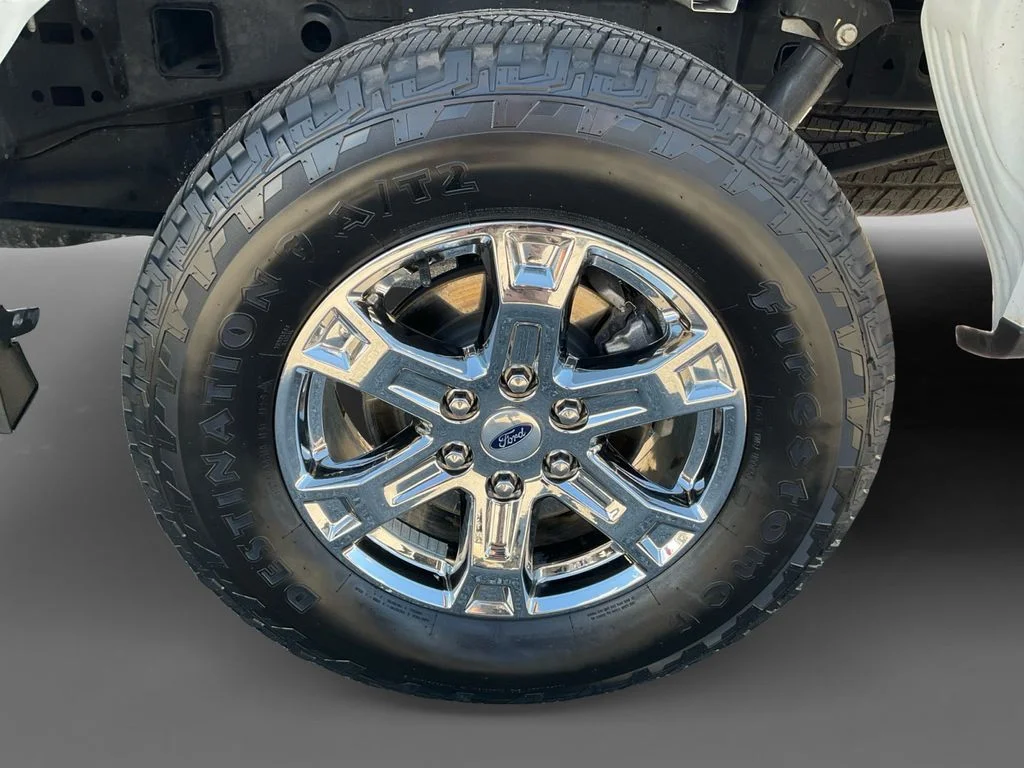 Used 2022 White Ford XLT image 9