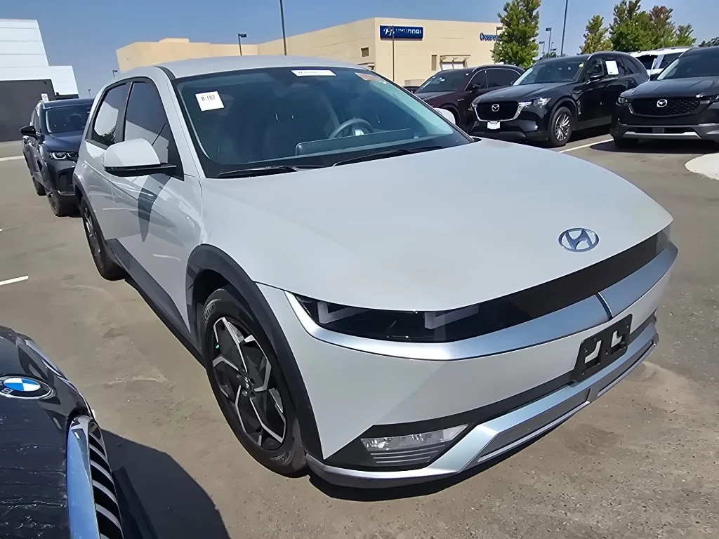 Used 2024 Cyber Gray Hyundai SEL image 7