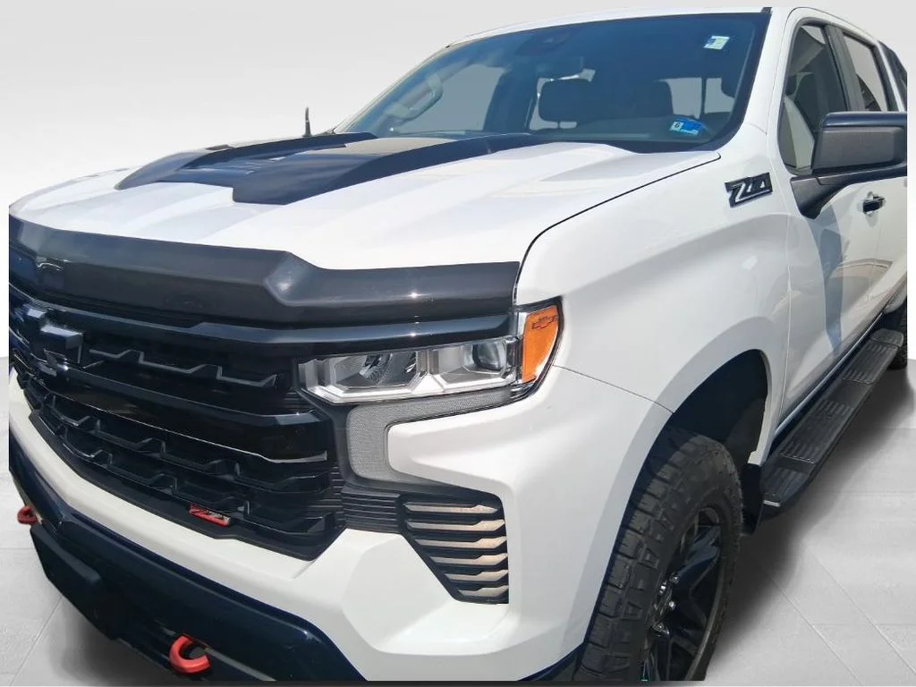 Used 2022 White Chevrolet LT Trail Boss image 17
