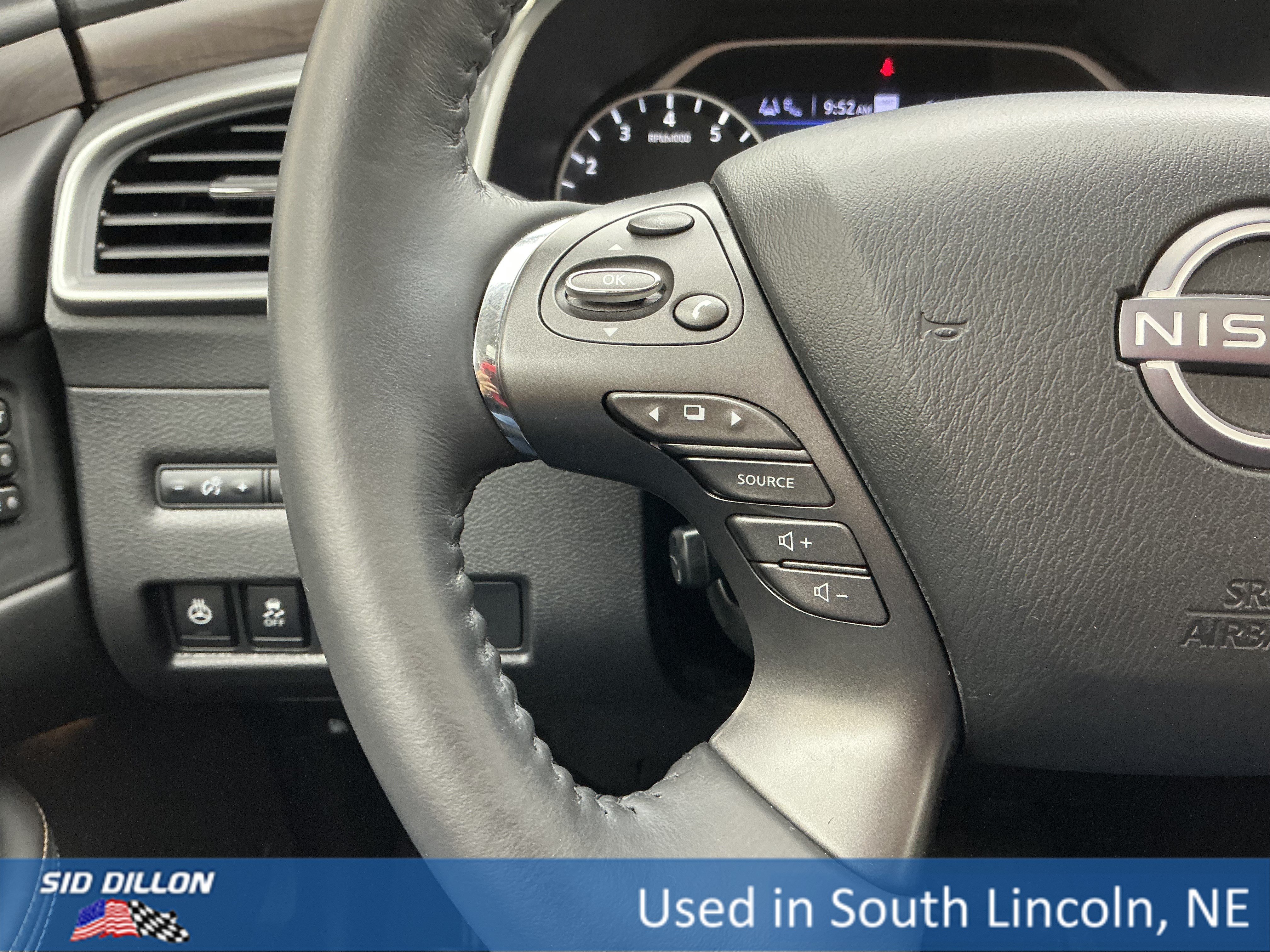 Used 2023 Pearl White Tricoat Nissan Platinum image 9