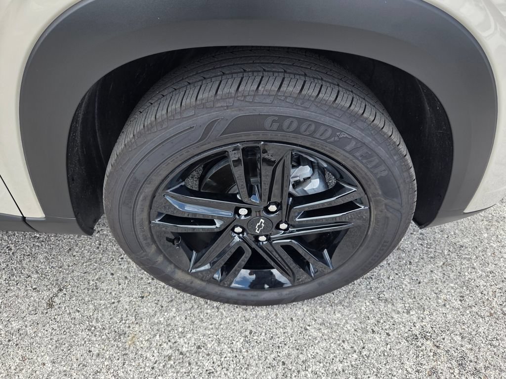 Used 2026 White Sands Chevrolet ACTIV image 17