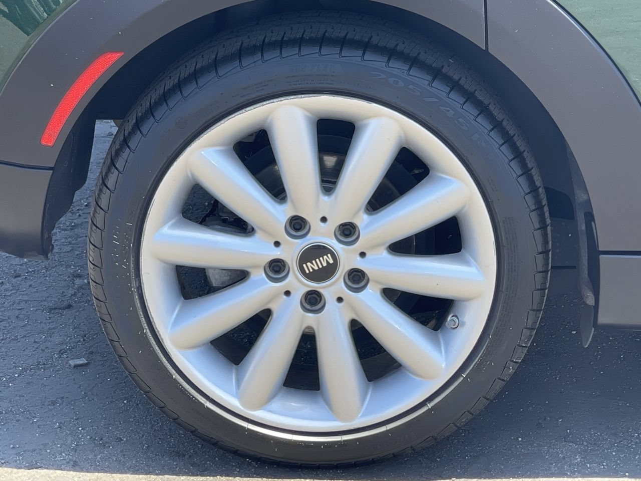 Used 2019 British Racing Green MINI Oxford Edition image 11