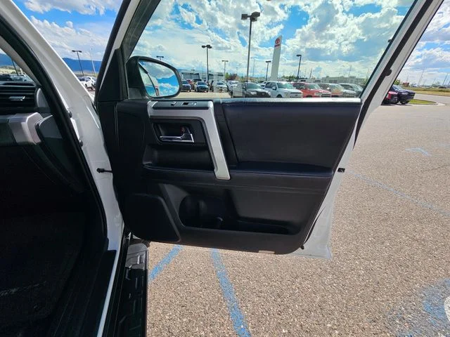 Used 2018 Super White Toyota SR5 image 22
