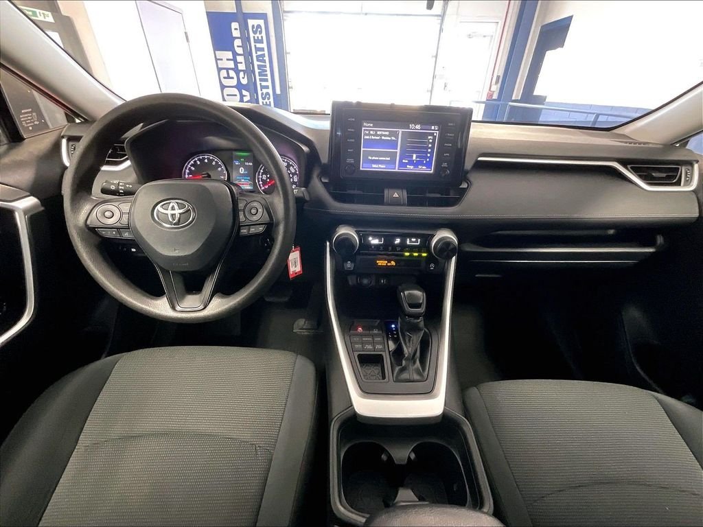 Used 2019 White Toyota LE image 20