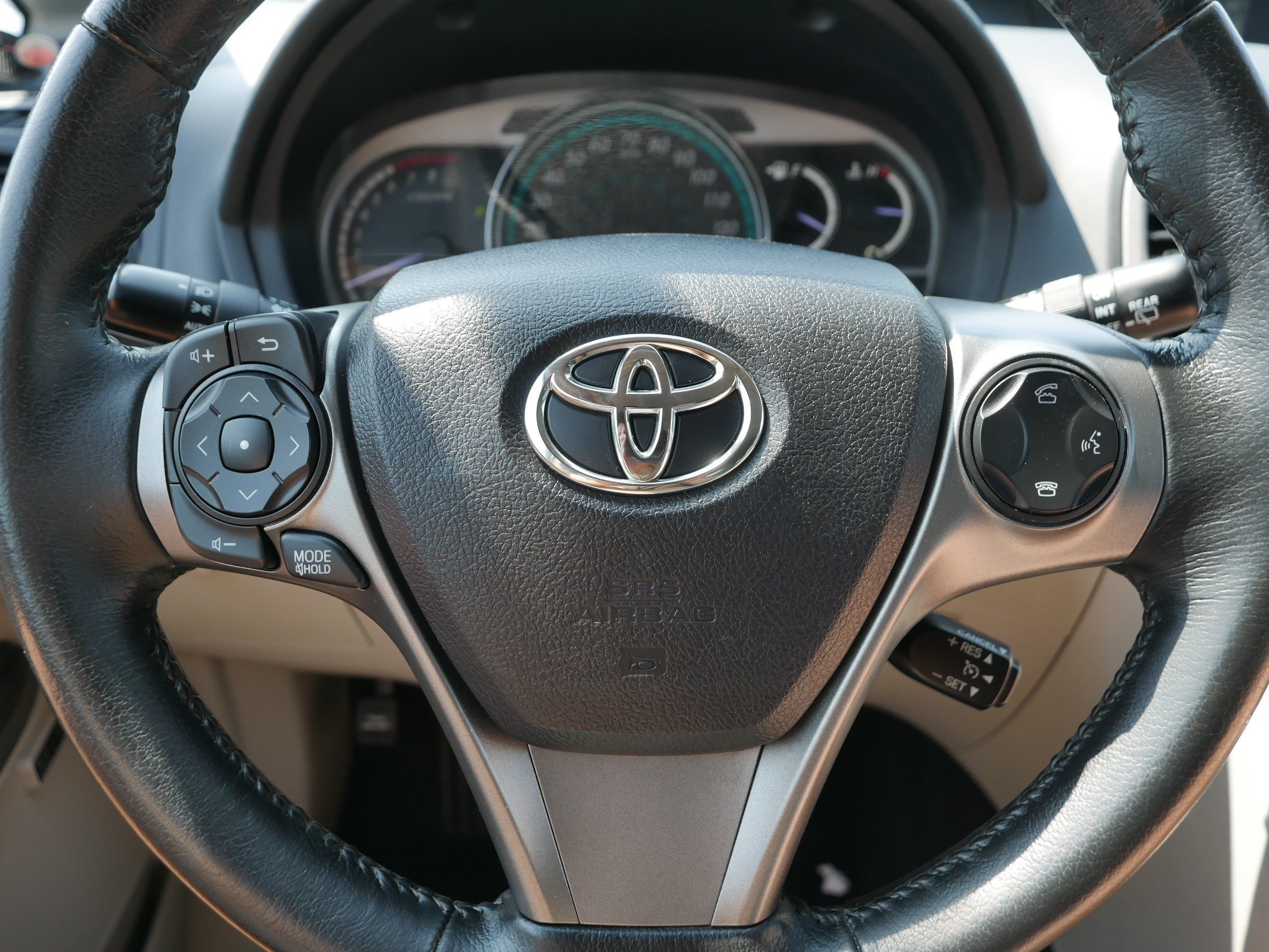 Used 2015 Celestial Silver Metallic Toyota Limited image 25