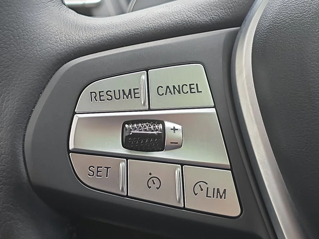 Used 2023 Gray BMW sDrive30i image 16