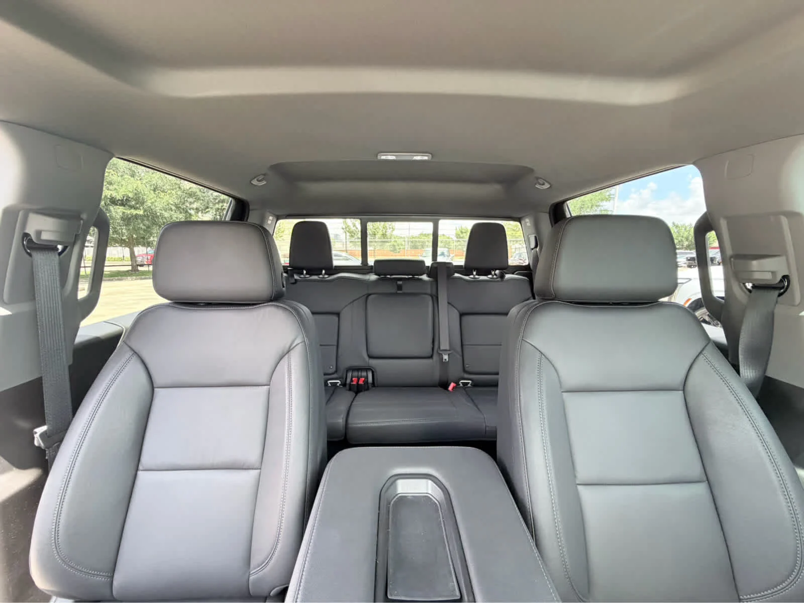 Used 2025 Summit White Chevrolet LT image 17