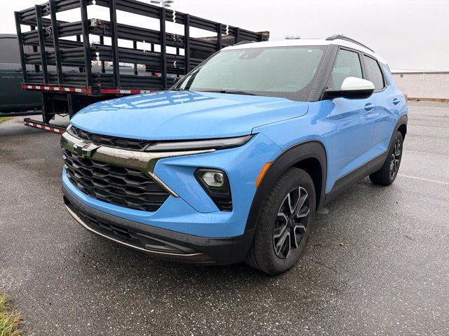 Used 2024 Fountain Blue Chevrolet ACTIV image 3