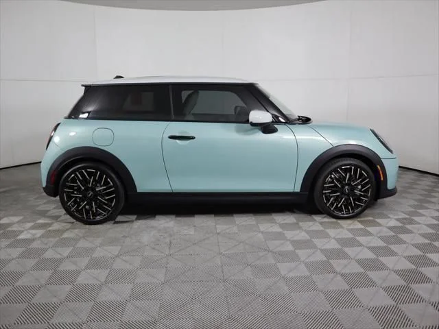 Used 2026 Ocean Wave Green Metallic MINI Iconic image 5