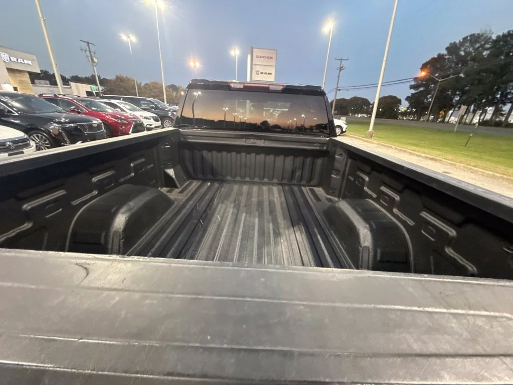 Used 2022 Black Chevrolet Custom image 5