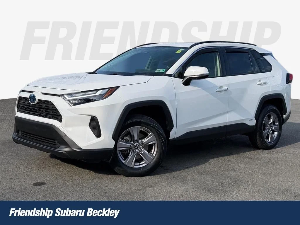 Used 2024 White Toyota XLE image 1