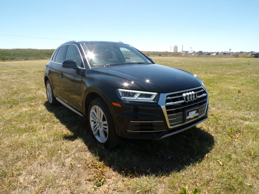 Used 2019 Brilliant Black Audi Premium Plus image 3
