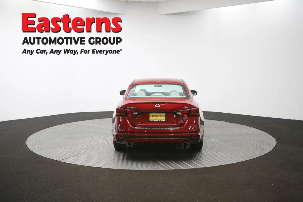 Used 2023 Red Nissan 2.5 SL image 36