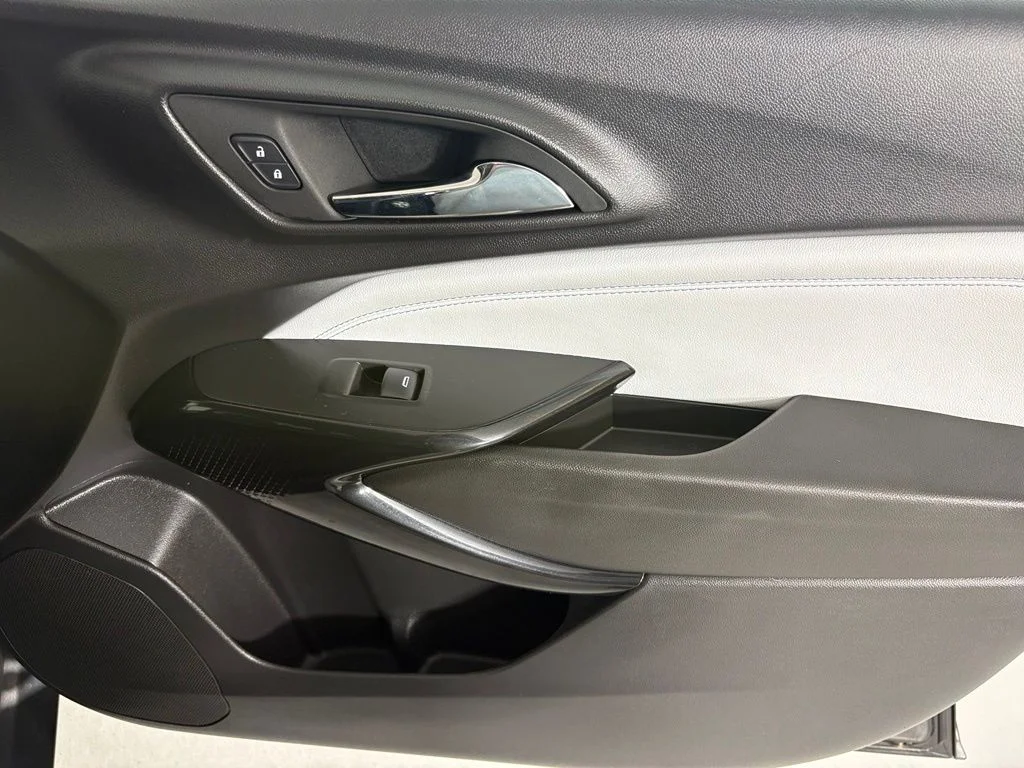 Used 2025 Black Chevrolet LT image 12